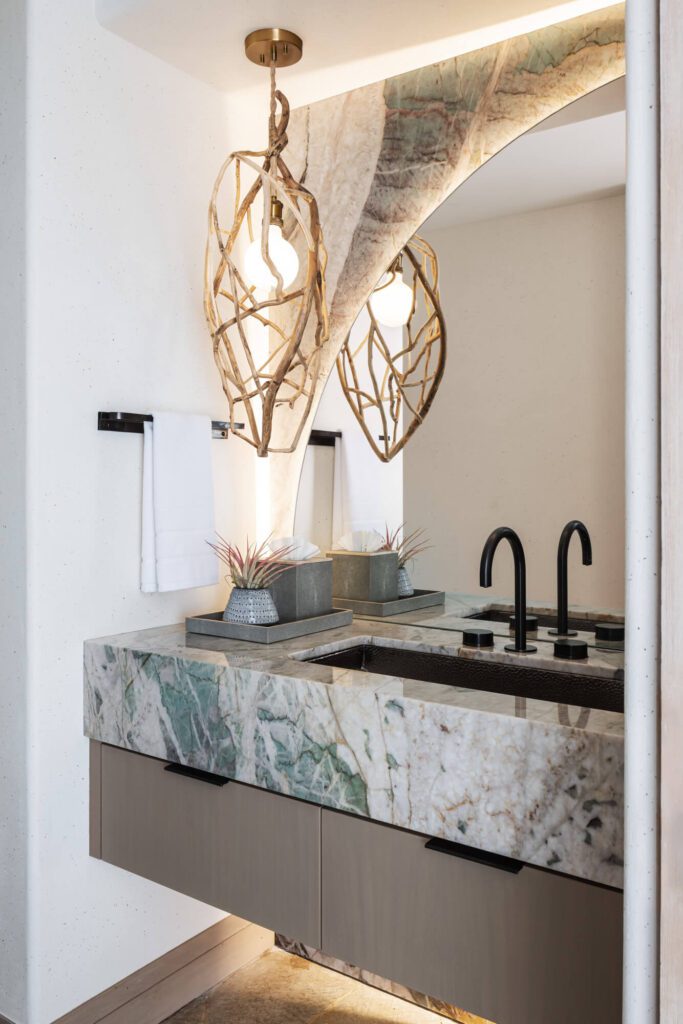 House tour of Mauna Kea Estate powder room