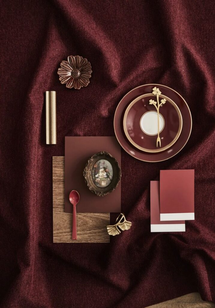 This oxblood color palette shows the impact of the color trend oxblood in interior design.